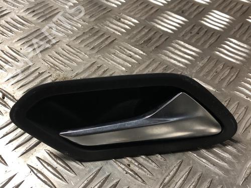 Høyre bak invendig håndtak DACIA DUSTER (HM_) 1.5 dCi 115 (HMAD) (116 hp) 31187937