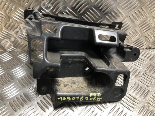 rear-bumper-bracket-peugeot-208-ii-ub_-up_-uw_-uj_-2019-31203227 main image