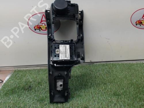 Middle console RENAULT MEGANE III Hatchback (BZ0/1_, B3_) 1.5 dCi | BP30702955I22 