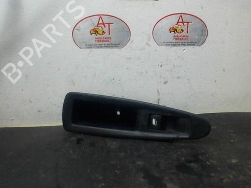 Used Right rear window switch CITROËN C4 I (LC_) 2.0 HDi (136 hp) 13266387
