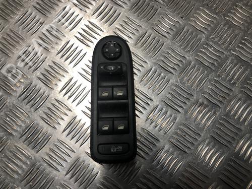 Used Left front window switch CITROËN C5 III Break (RW_) 1.6 THP 155 (156 hp) 31204376