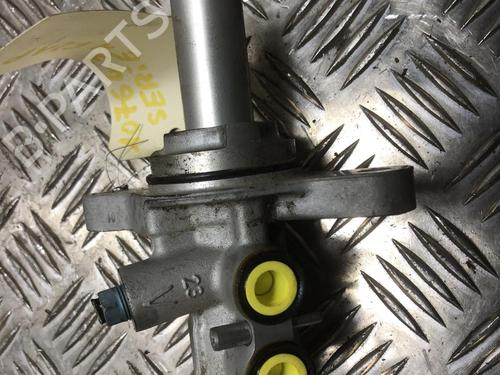 Used Brake master cylinder BMW 1 (F21) 118 d (150 hp) 24314187