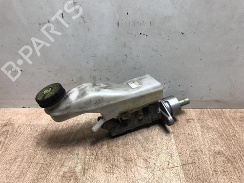 Used Brake master cylinder TOYOTA COROLLA Verso (ZER_, ZZE12_, R1_) 2.0 D-4D (CUR10_, CUR10R) (116 hp) 13277316