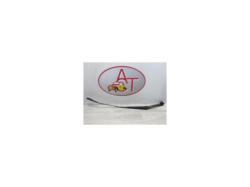 Used Front windshield wiper arm RENAULT KOLEOS I (HY_) 2.0 dCi 4x4 (HY0K) (150 hp) 13275983