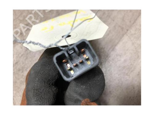 Switch HYUNDAI SANTA FÉ I (SM) 2.0 CRDi 4x4 | BP23871647I30