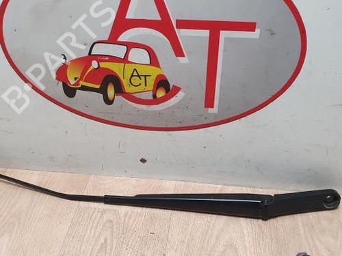 Used Front windshield wiper arm AUDI A1 (8X1, 8XK) 1.6 TDI (90 hp) 13276018