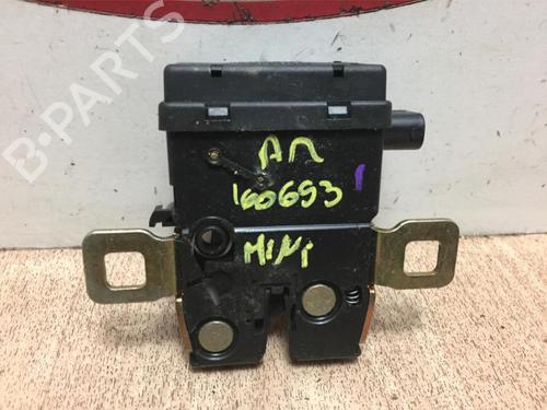 Używane Zamek klapy tylnej / bagażnika MINI MINI (R50, R53) Cooper (116 hp) 30784702