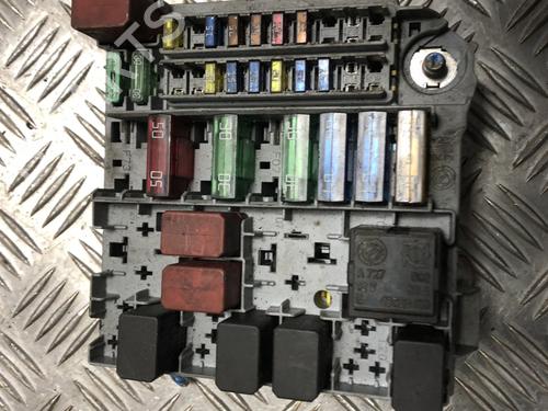 Używane Skrzynka bezpieczników FIAT PANDA (169_) 1.3 D Multijet (169.AXC1A) (70 hp) 32342010