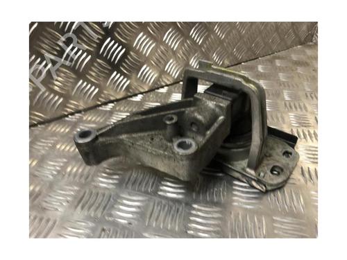 Engine mount NISSAN PRIMASTAR Van (X83) 2.0 dCi 115 | BP25822669M89