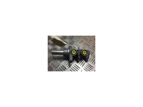 Used Brake master cylinder MITSUBISHI ASX (GA_W_) 2.2 Di-D 4WD (GA8W) (150 hp) 24492196