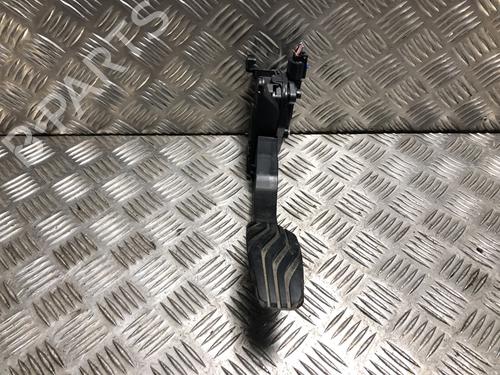 Pedal Pedal RENAULT CAPTUR II (HF_) E-TECH 145 (HFMU) (143 hp) 33556357 33556357