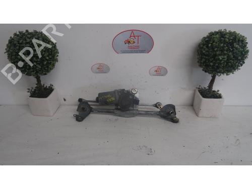Used Front wiper motor TOYOTA YARIS (_P1_) 1.0 (SCP10_, SCP10R) (65 hp) 12964635
