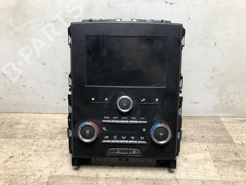 display-monitor-renault-megane-iv-grandtour-k9amn_-2016-23871986 main image