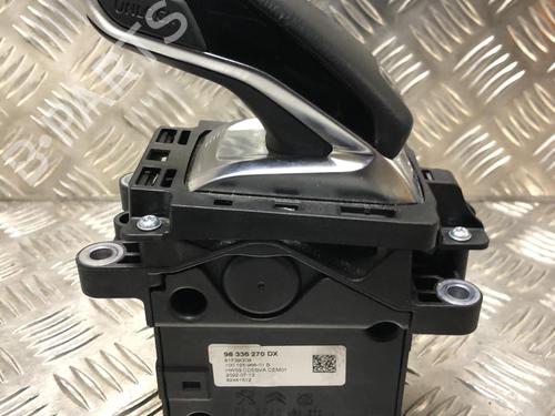 Used Gear lever Gear lever PEUGEOT 5008 II (MC_, MJ_, MR_, M4_) 1.5 BlueHDi 130 (MCYHZJ, MCYHZR, MCYHZX) (131 hp) 23037597 23037597