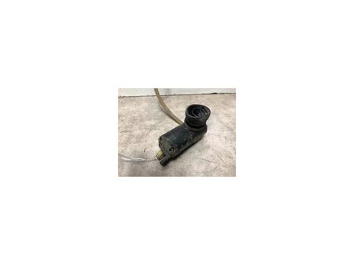 Used Washer pump TOYOTA LAND CRUISER (_J7_, _JL7_) 2.4 D (LJ70_, LJ70R) (72 hp) 19944570