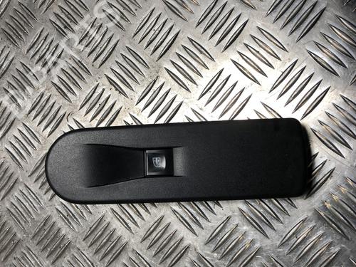 Used Right front window switch RENAULT CLIO IV (BH_) 1.5 dCi 90 (90 hp) 31200055