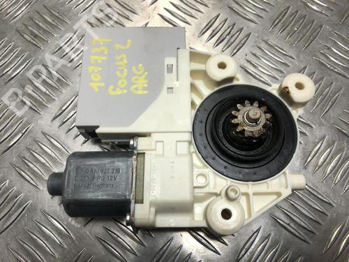 Rudehejsemotor bagstkærm venstre Rudehejsemotor bagstkærm venstre FORD FOCUS II (DA_, HCP, DP) 2.5 ST (225 hp) 33770562 33770562