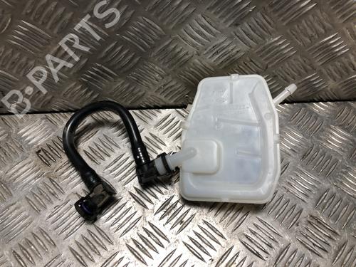 Réservoir de liquide de frein Réservoir de liquide de frein RENAULT TRAFIC III Van (FG_) 1.6 dCi 95 (FGMJ, FGMR) (95 hp) 39766520 39766520