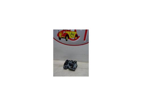 Używane Lampa oświetlenia tablicy rejestracyjnej PEUGEOT 206 Hatchback (2A/C) 1.4 16V (88 hp) 13291155