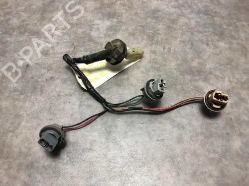 Éclairage de plaque d'immatriculation SUZUKI GRAND VITARA II (JT, TE, TD) 1.9 DDiS All-wheel Drive (JT419, TD44, JB419WD, JB419XD,... (129 hp) 20617142