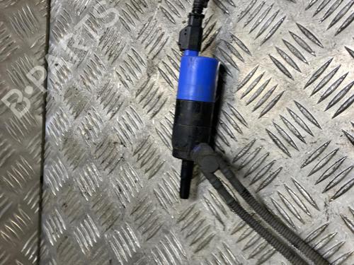 Used Washer pump Washer pump PEUGEOT 5008 (0U_, 0E_) 2.0 HDi 150 / BlueHDi 150 (150 hp) 33398052 33398052