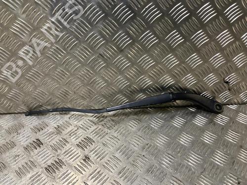 Used Front windshield wiper arm Front windshield wiper arm DACIA DUSTER (HM_) 1.6 SCe 115 4x4 (HMM1) (115 hp) 33547525 33547525