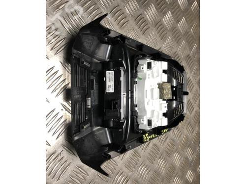 Interior roof light PEUGEOT 3008 II SUV (MC_, MR_, MJ_, M4_) 1.5 BlueHDi 130 | BP25307163I8 