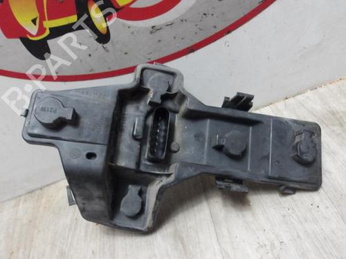 Éclairage de plaque d'immatriculation VW TOURAN (1T1, 1T2) 2.0 TDI 16V (140 hp) 28287346