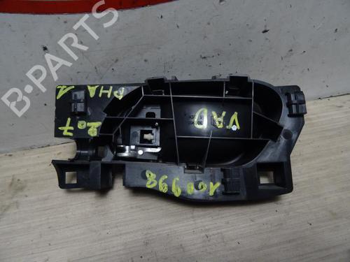 Used Front right interior door handle PEUGEOT 207 (WA_, WC_) 1.4 HDi (68 hp) 13225955