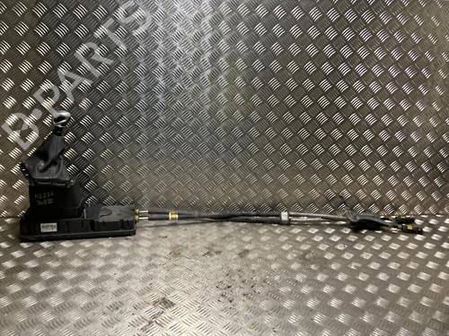 Used Gear lever Gear lever PEUGEOT 308 II (LB_, LP_, LW_, LH_, L3_) 1.2 THP 130 (131 hp) 33402232 33402232