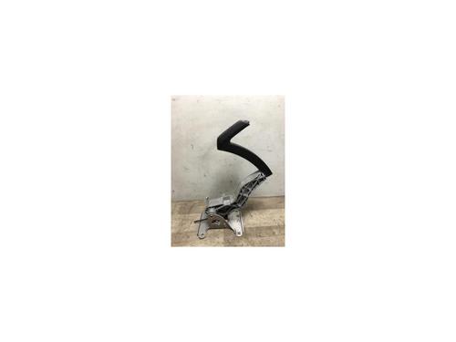 Used Hand brake RENAULT MEGANE IV Grandtour (K9A/M/N_) 1.5 Blue dCi 115 (K9A6) (116 hp) 23872130