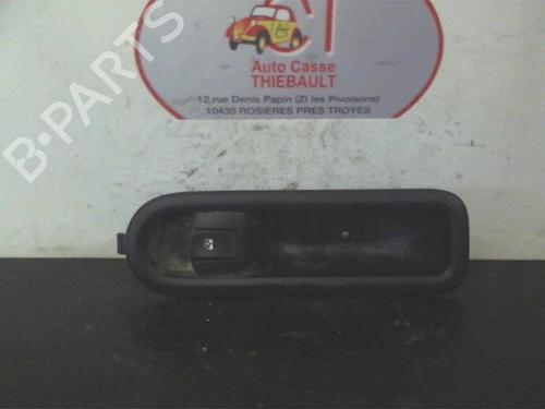 Used Right front window switch RENAULT CLIO III (BR0/1, CR0/1) 1.5 dCi (75 hp) 22795389