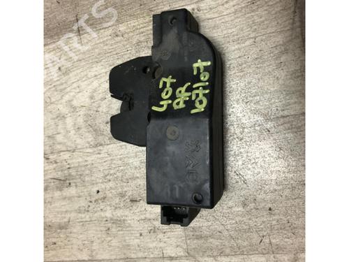 Used Tailgate lock PEUGEOT 407 (6D_) 2.0 HDi 135 (6DRHRH, 6DRHRE, 6DRHRG, 6DRHRJ) (136 hp) 20618283
