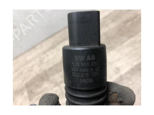 Ruitensproeierpomp VW TOUAREG (7LA, 7L6, 7L7) 3.0 V6 TDI | BP23873411E24 