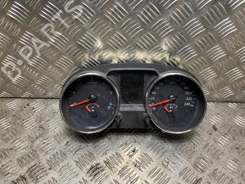 Cockpit NISSAN QASHQAI I (J10, NJ10) 1.5 dCi (110 hp) 31197897