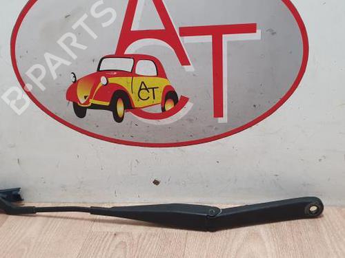 Used Front windshield wiper arm FORD FIESTA VI (CB1, CCN) 1.4 TDCi (68 hp) 15529516