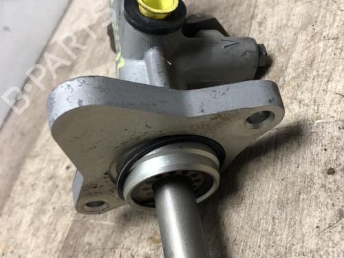 Used Brake master cylinder Brake master cylinder MERCEDES-BENZ SLK (R170) 200 Kompressor (170.444) (163 hp) 15912865 15912865