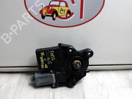 Motore alzacristalli anteriore destro RENAULT MEGANE III Coupe (DZ0/1_) 1.5 dCi (DZ0A) (86 hp) 13223076