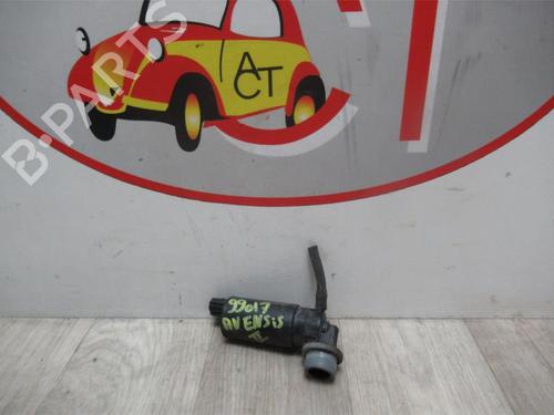 Used Washer pump TOYOTA AVENSIS (_T25_) 2.2 D-4D (ADT251_, ADT251R) (150 hp) 13129964