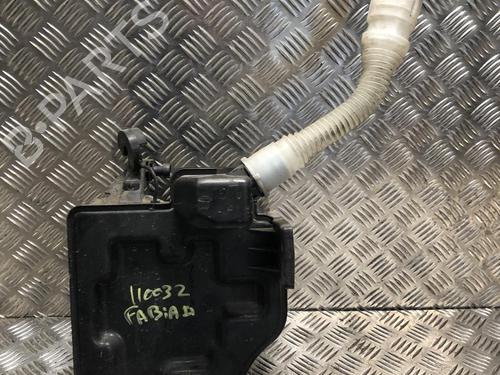 Used Windscreen washer tank Windscreen washer tank 32784785 32784785
