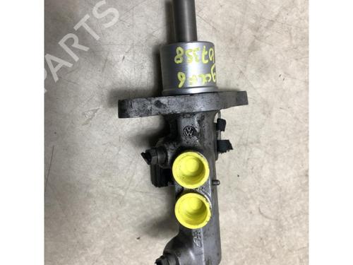 Used Brake master cylinder VW GOLF VI (5K1) 1.4 TSI (122 hp) 23035339