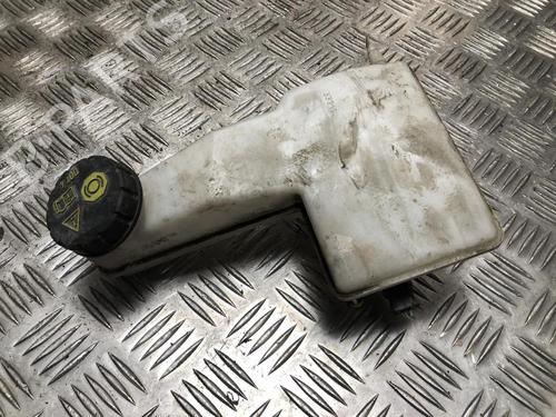 Bremsevæskebeholder PEUGEOT 208 II (UB_, UP_, UW_, UJ_) 1.2 PureTech 75 (75 hp) 31245710