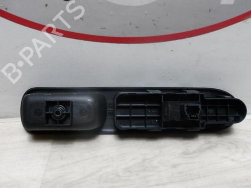 Used Right front window switch PEUGEOT 307 Break (3E) 1.6 HDi (90 hp) 13225542