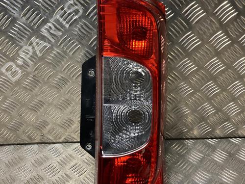 Feu arrière droit FIAT FIORINO Box Body/MPV (225_) 1.3 D Multijet (95 hp) 31860508