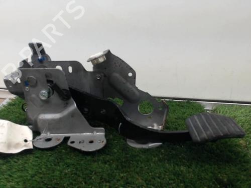 Used Break pedal RENAULT GRAND SCÉNIC III (JZ0/1_) 1.5 dCi (JZ09, JZ0D, JZ10, JZ14, JZ1G, JZ29, JZ2C) (110 hp) 12968624