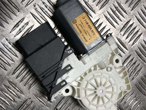 Used Left rear window motor Left rear window motor VW GOLF IV (1J1) 1.4 16V (75 hp) 34415798 34415798