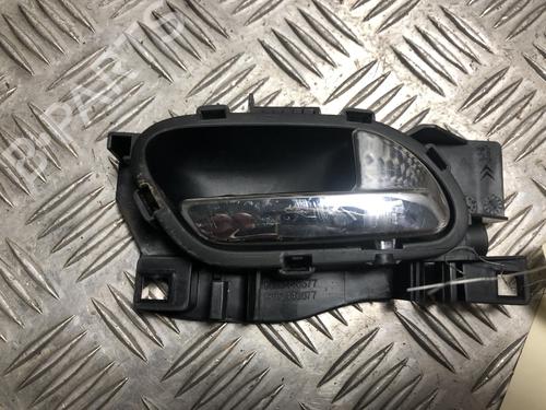 Used Front right interior door handle Front right interior door handle PEUGEOT 3008 I MPV (0U_) 1.6 THP (156 hp) 32707034 32707034