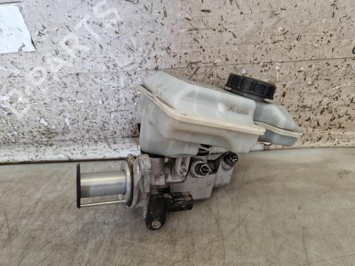 Used Brake master cylinder SKODA OCTAVIA III Combi (5E5, 5E6) 2.0 TDI RS (184 hp) 25449610