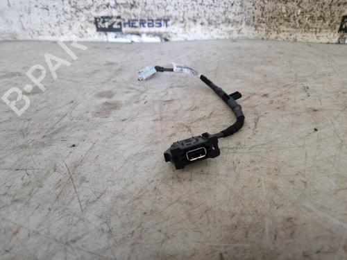 switch-ford-fiesta-vii-hj-hf-2017-38989312 main image