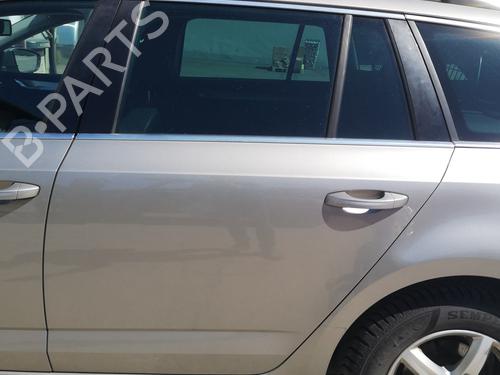 Used Left rear door Left rear door SKODA OCTAVIA III Combi (5E5, 5E6) 1.6 TDI (105 hp) 33819372 33819372